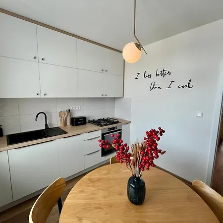 Exclusive In - No Smoking - *